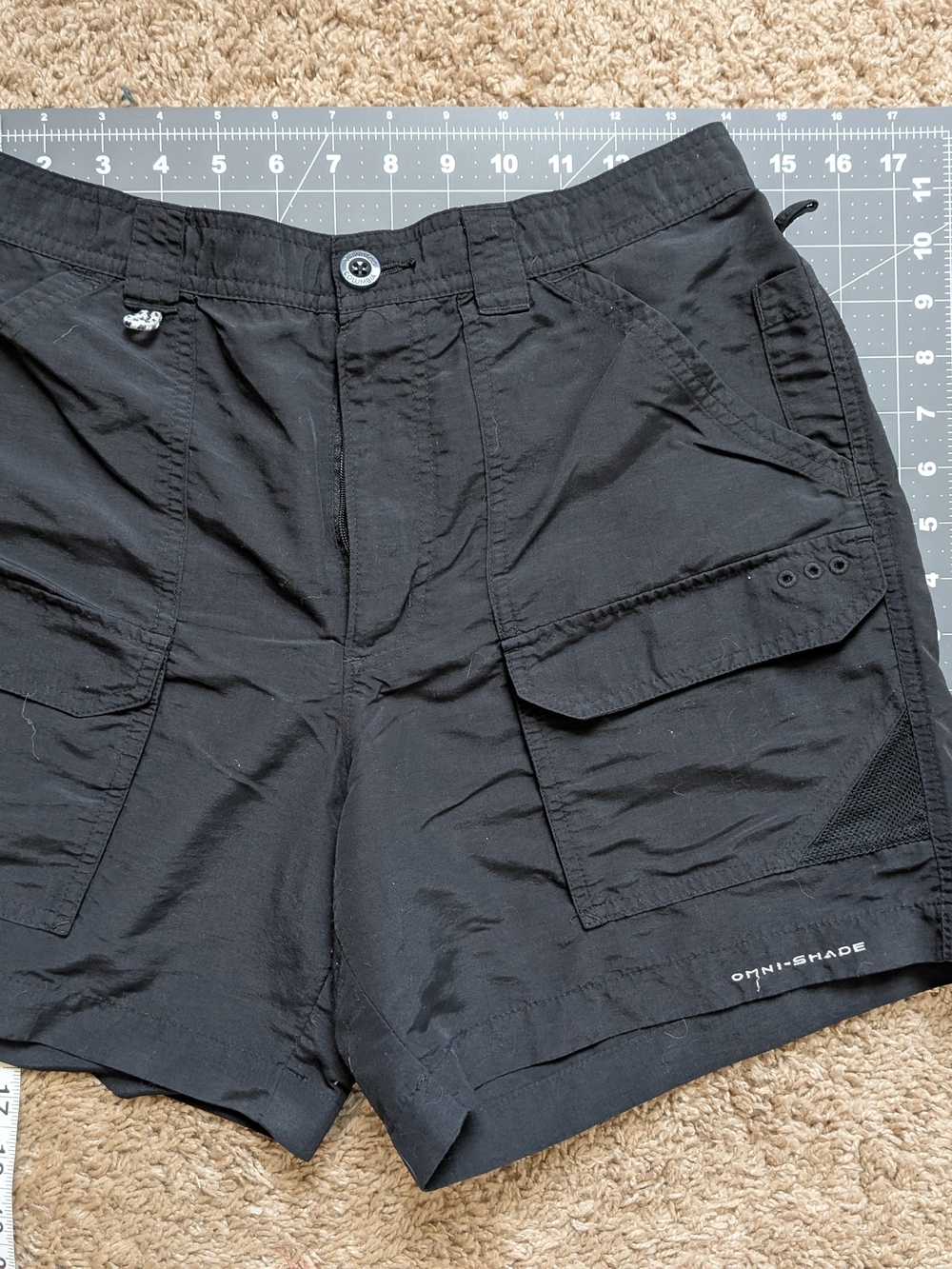 Columbia Men's Black Omni-Shade Cargo Shorts 6" Inseam